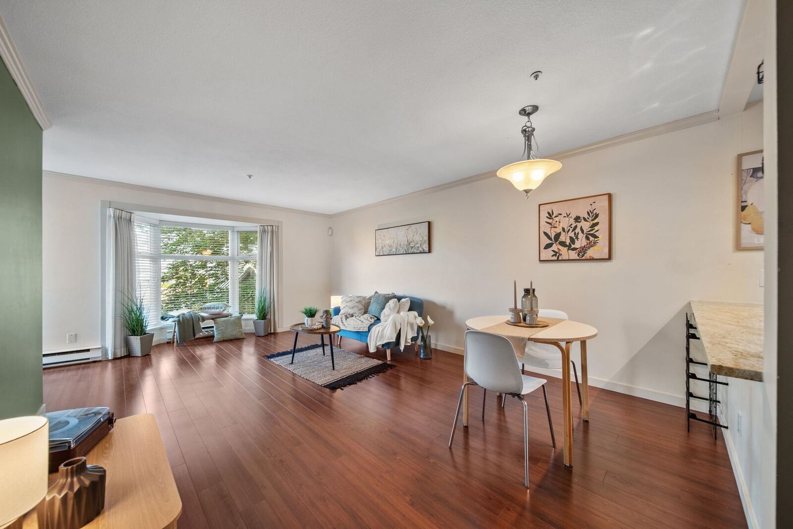 Property Photo:  526 Thirteenth Street 305  BC V3M 4L9 