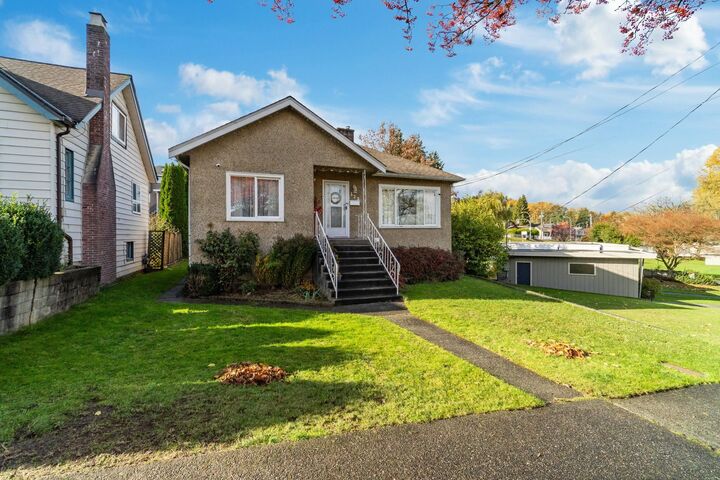 Property Photo: 523 Kelly Street BC V3L 3V1