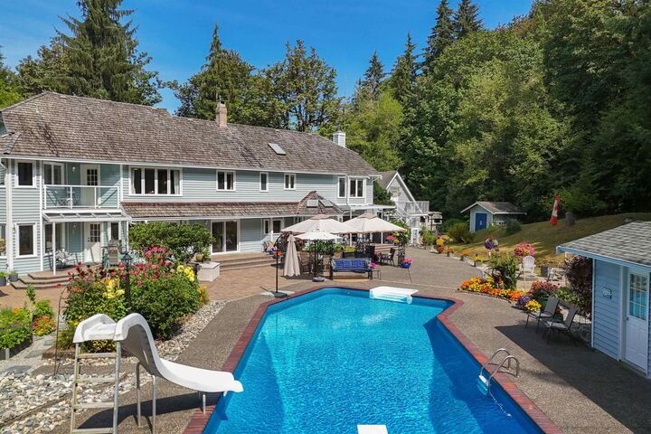 Property Photo: 26070 116 Avenue BC V4R 1Z6