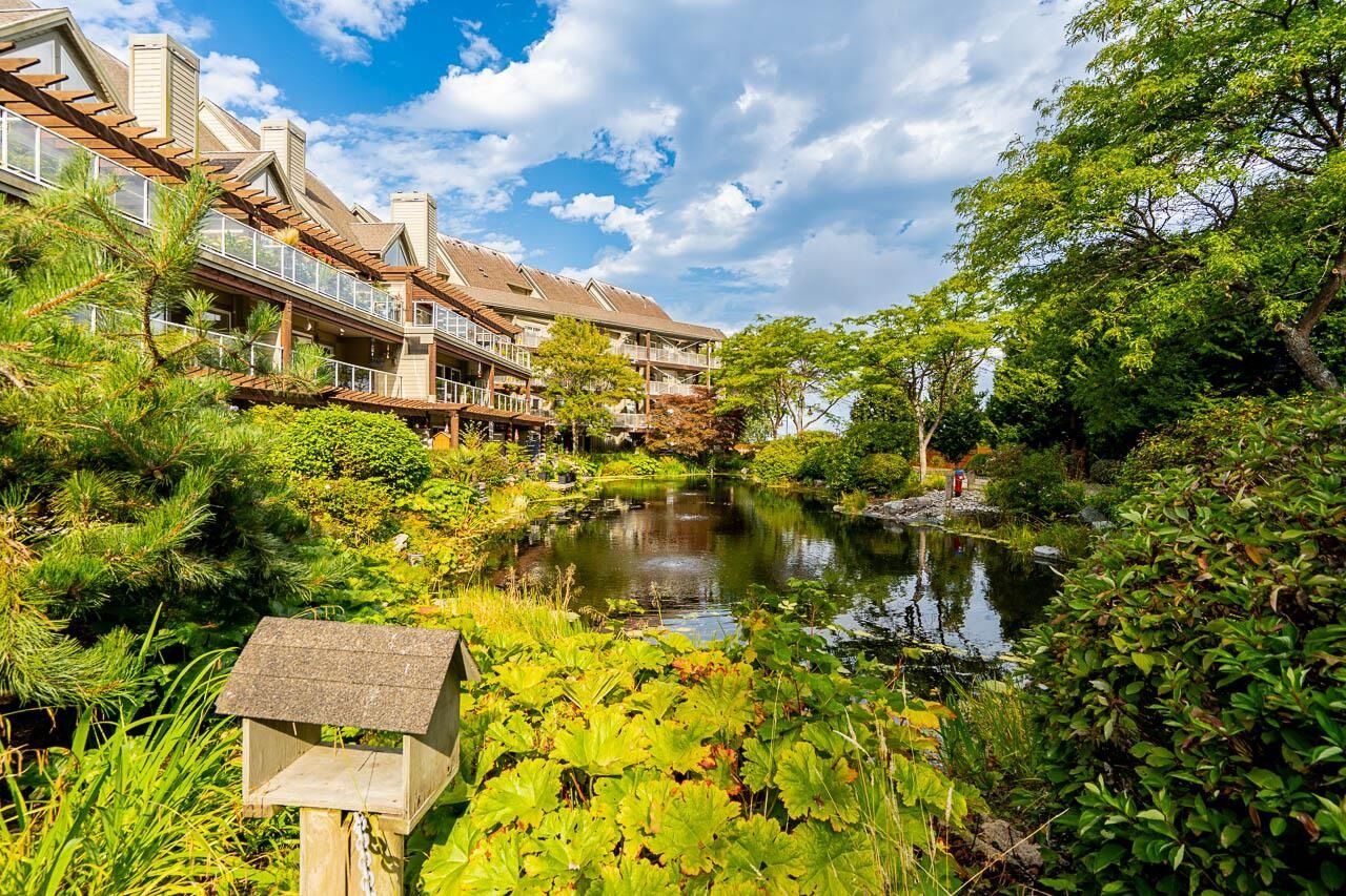 Property Photo:  1120 Tsatsu Shores Drive 218  BC V4M 4G3 