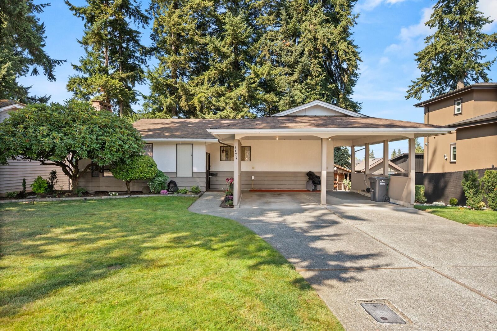 Property Photo: 2177 Topaz Street BC V2T 3W7