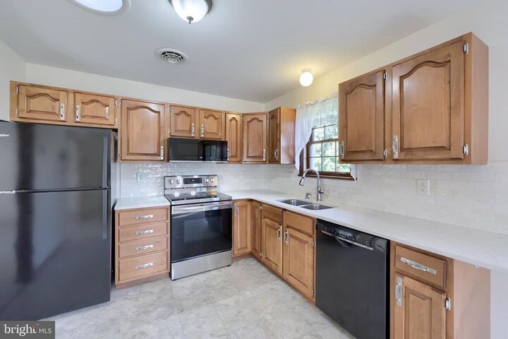 Property Photo: 1189 Ridge Avenue PA 17512