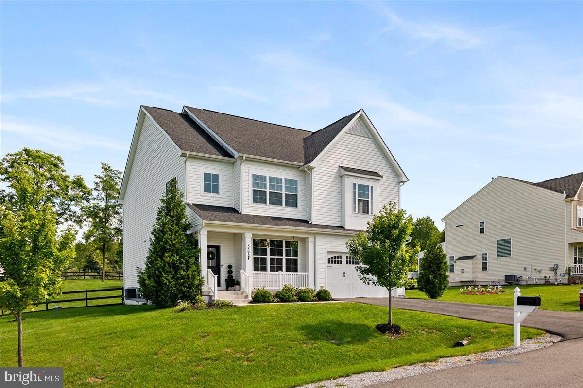 Property Photo:  35928 Platinum Drive  VA 20141 