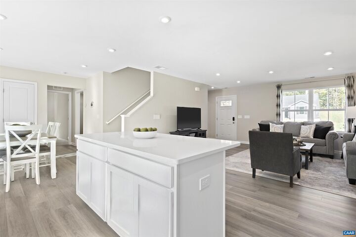 Property Photo: 6 Arches Ln VA 22923