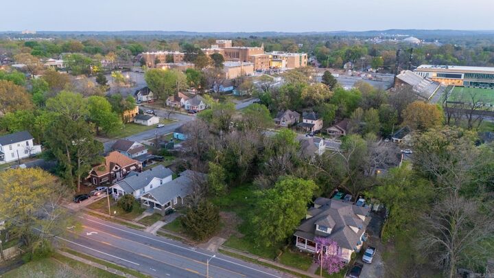 Property Photo:  2419 W 12th Street  AR 72202 