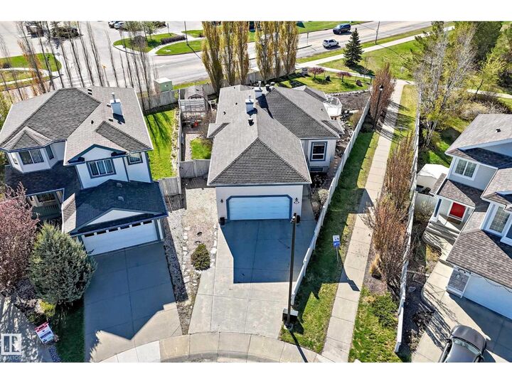 Property Photo:  576 Glenwright Cr NW  AB T5P 4E6 