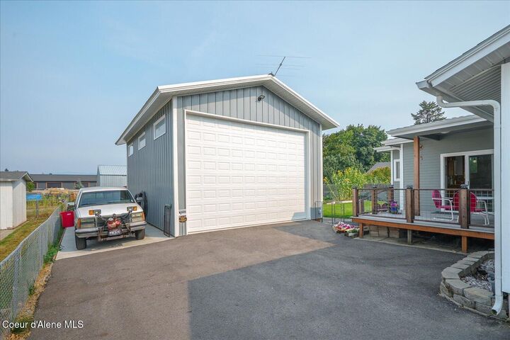 Property Photo:  9670 N Meadow Way  ID 83835 