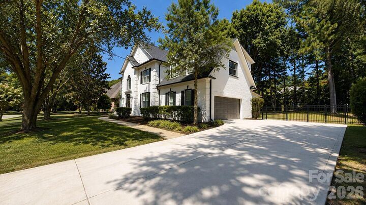Property Photo:  5138 Rotherfield Court  NC 28277 