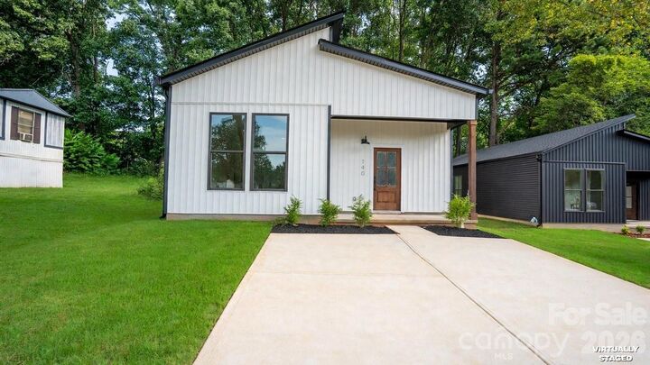 Property Photo: 140 Norris Drive NC 28147