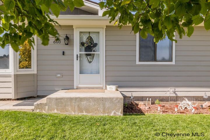 Property Photo: 660 Simkins Ave WY 82082