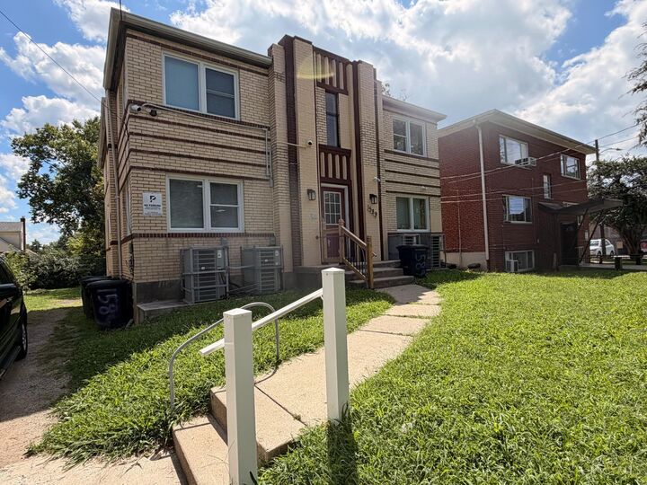 Property Photo:  1589 Summit Rd  OH 45237 