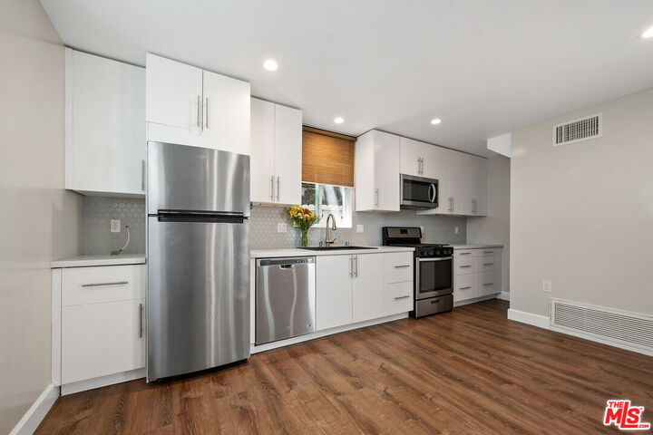 Property Photo: 2325 Selby Ave CA 90064