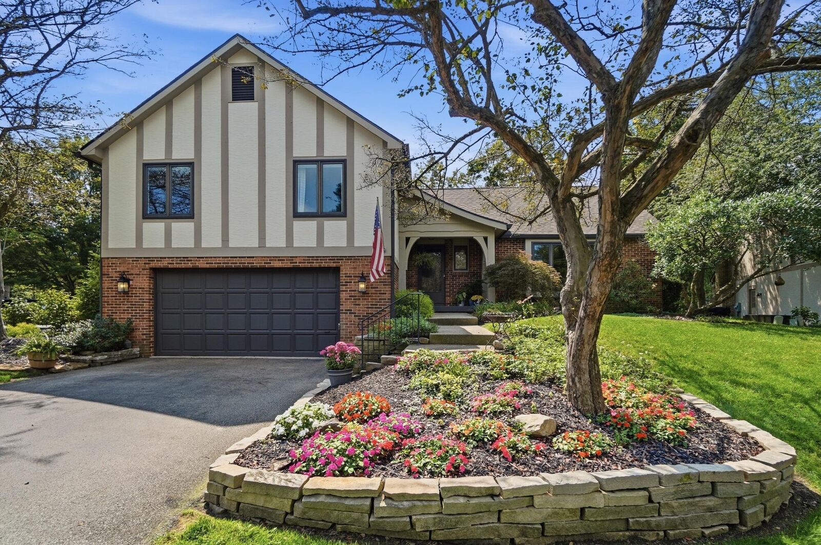 Property Photo:  8627 Gairloch Court  OH 43017 