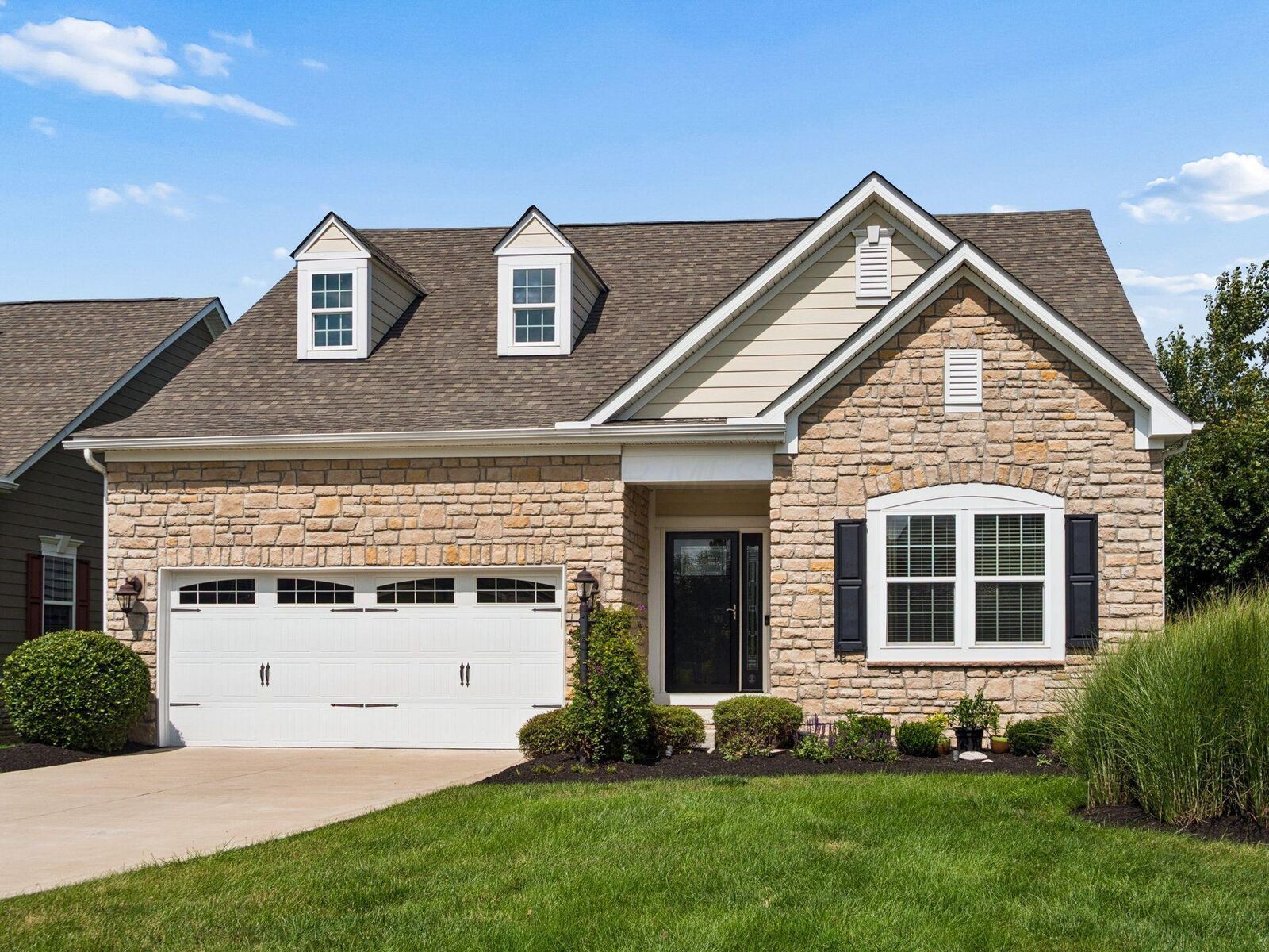 Property Photo:  6980 Waters Edge Drive  OH 43016 
