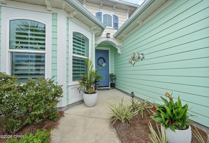 Property Photo: 8822 Coral Reef Way FL 32413