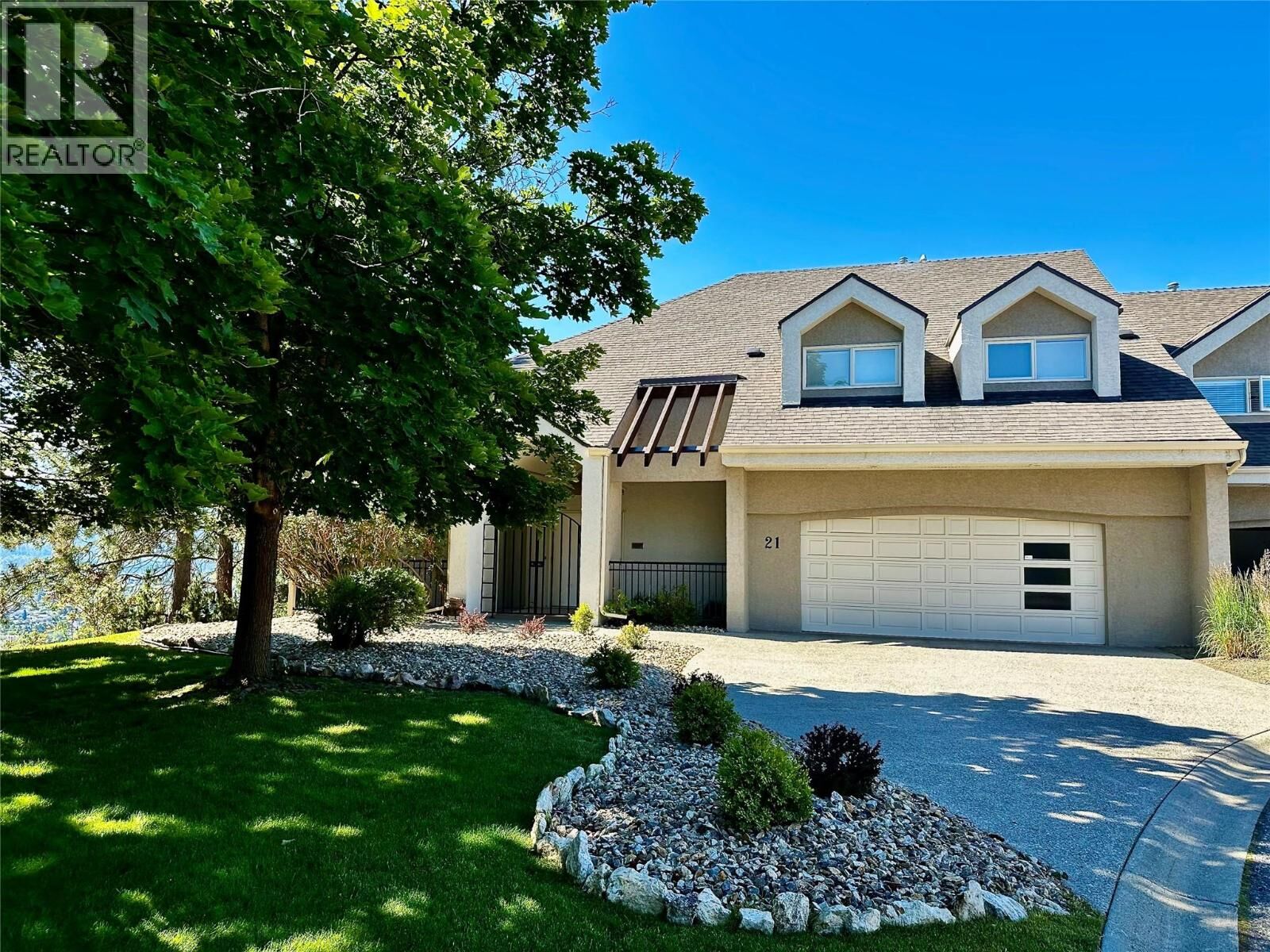 Property Photo: 880 Christina Place 21 BC V1V 1S4