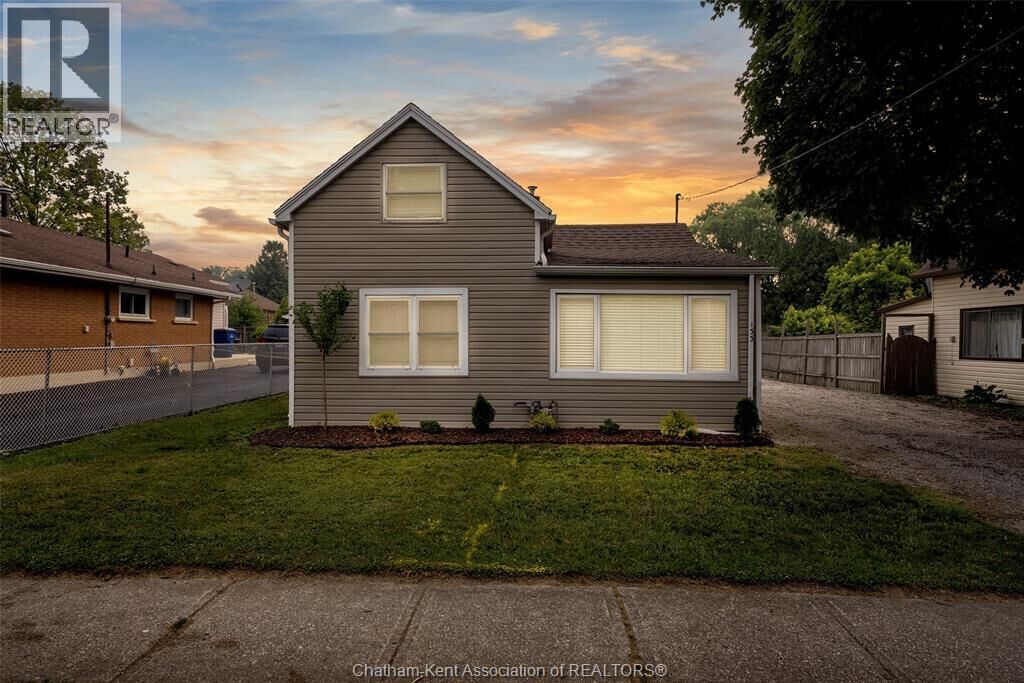 Property Photo: 133 Woods Street ON N7L 3P9