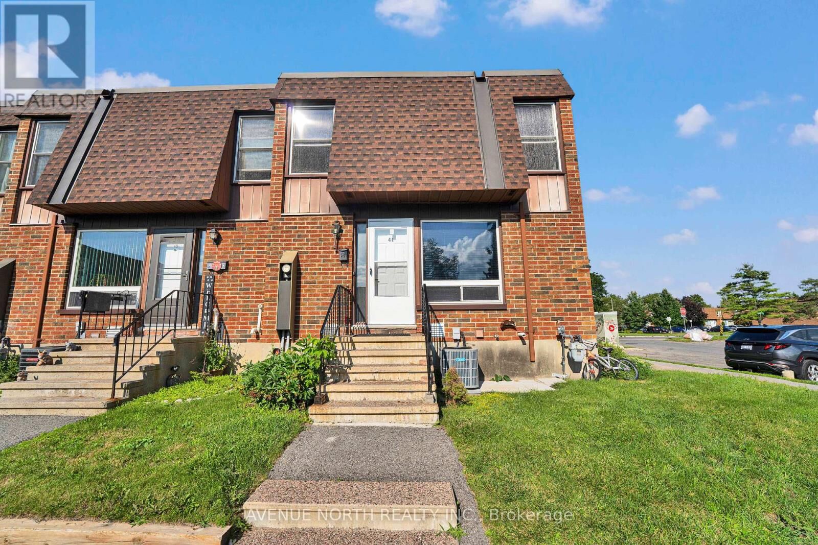 Property Photo: 3520 Downpatrick Road 41 ON K1V 8T4