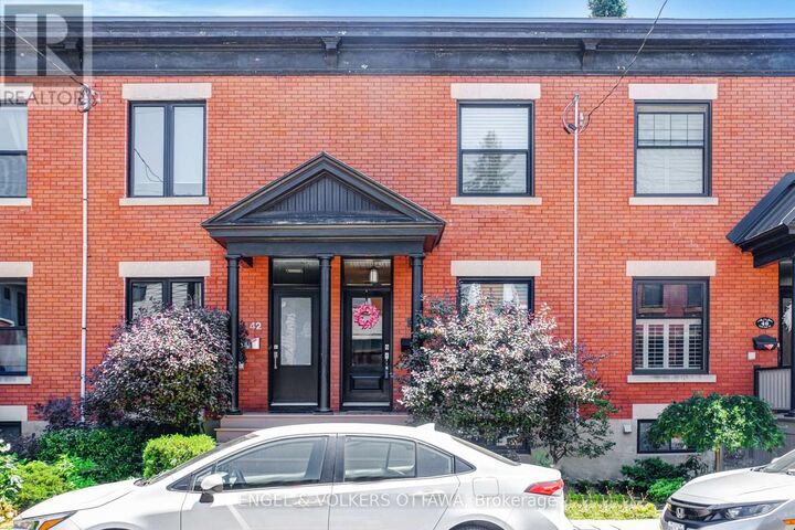 44 Newton Street — photo 1