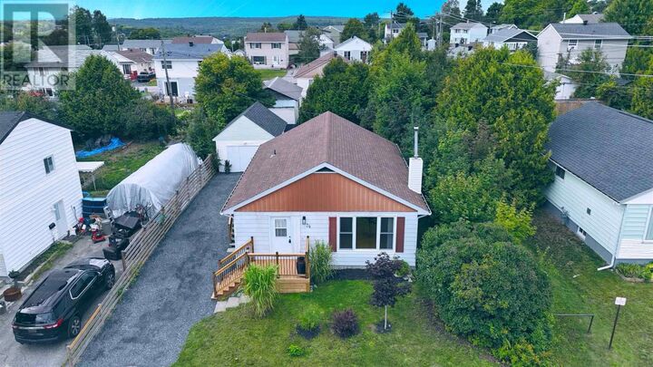 Property Photo: 74 Roman Ave ON P5A 1S1