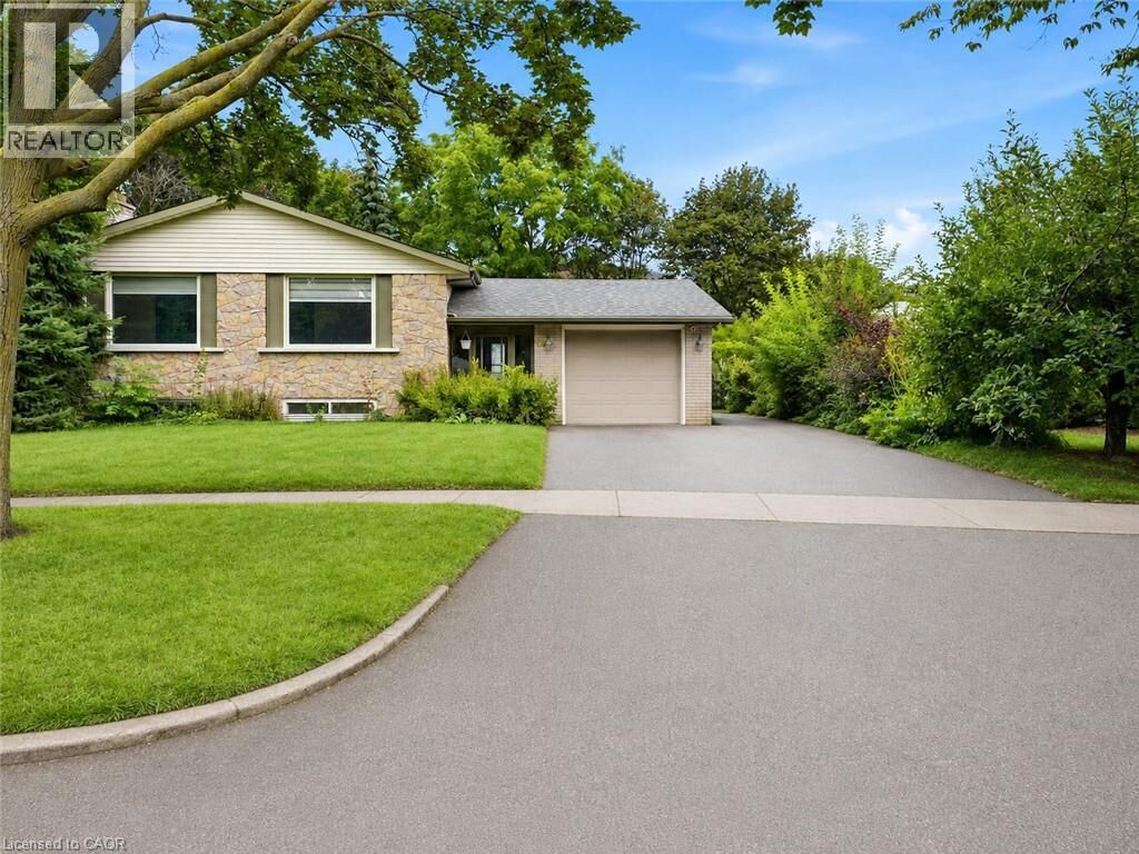 Property Photo: 58 Tupper Crescent ON N2B 2X9
