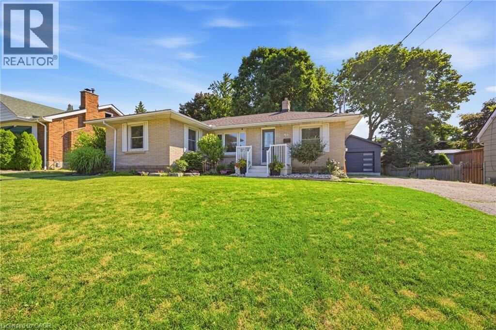 Property Photo: 402 Wellington Street North ON N4S 6S7
