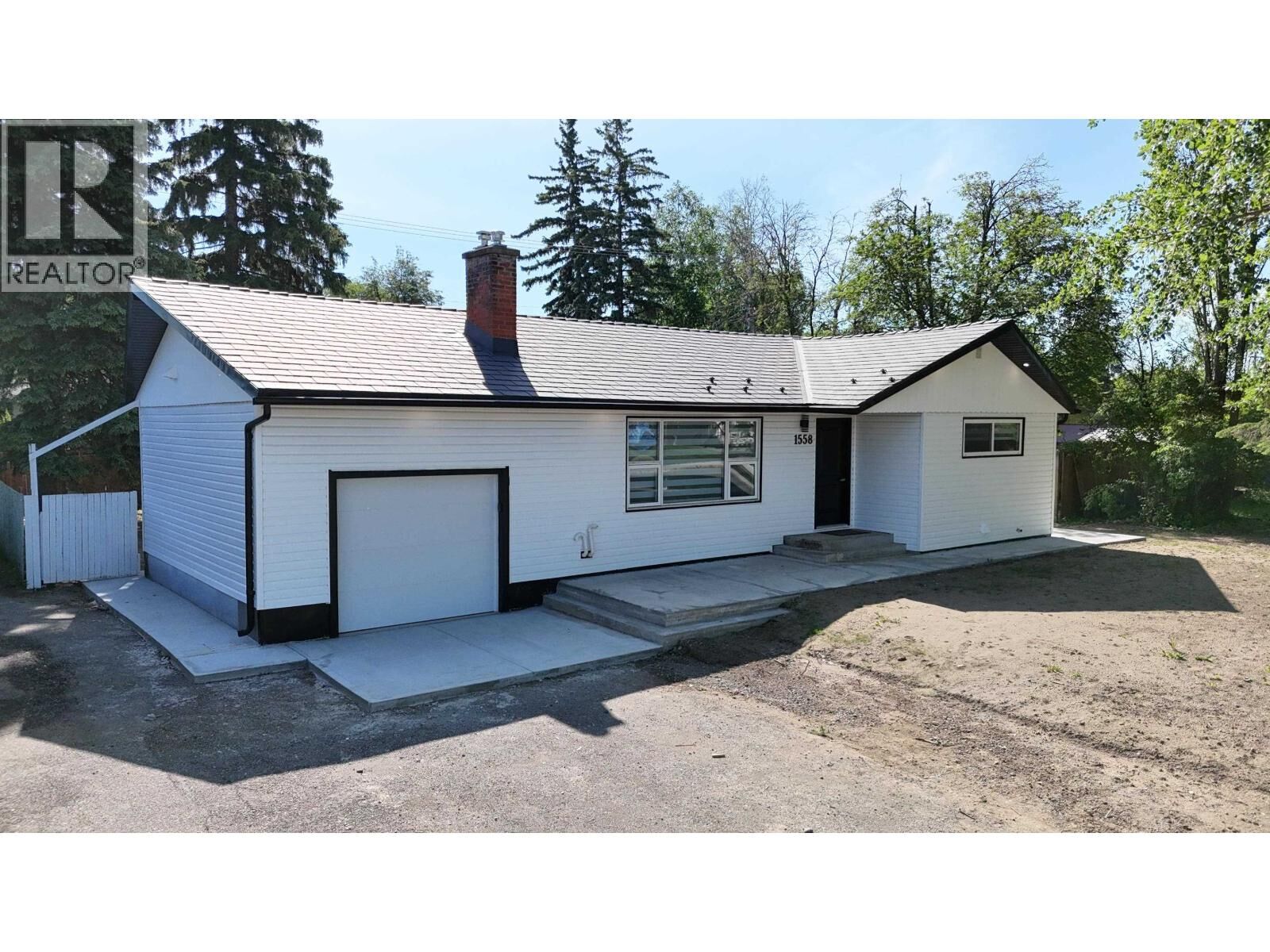 Property Photo: 1558 Carney Street BC V2M 2L5