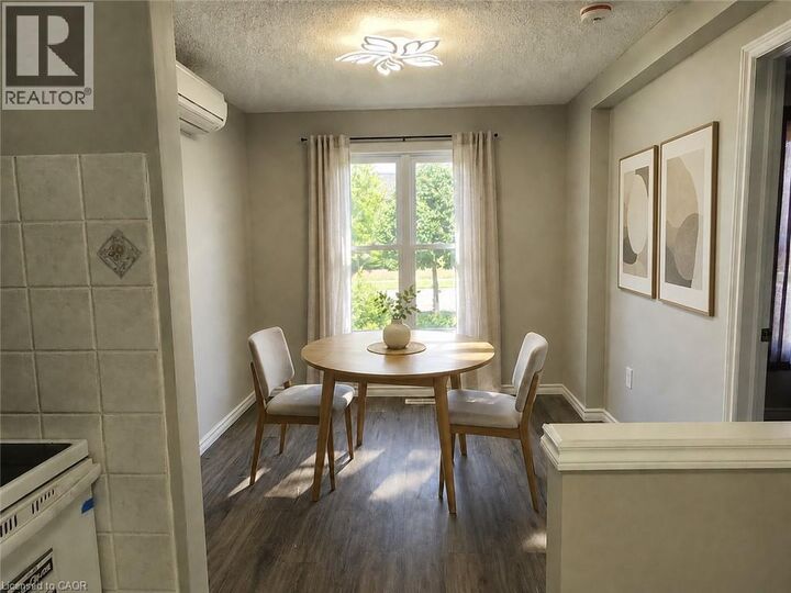 Property Photo:  31 Old Carriage Drive  ON N2P 1H5 