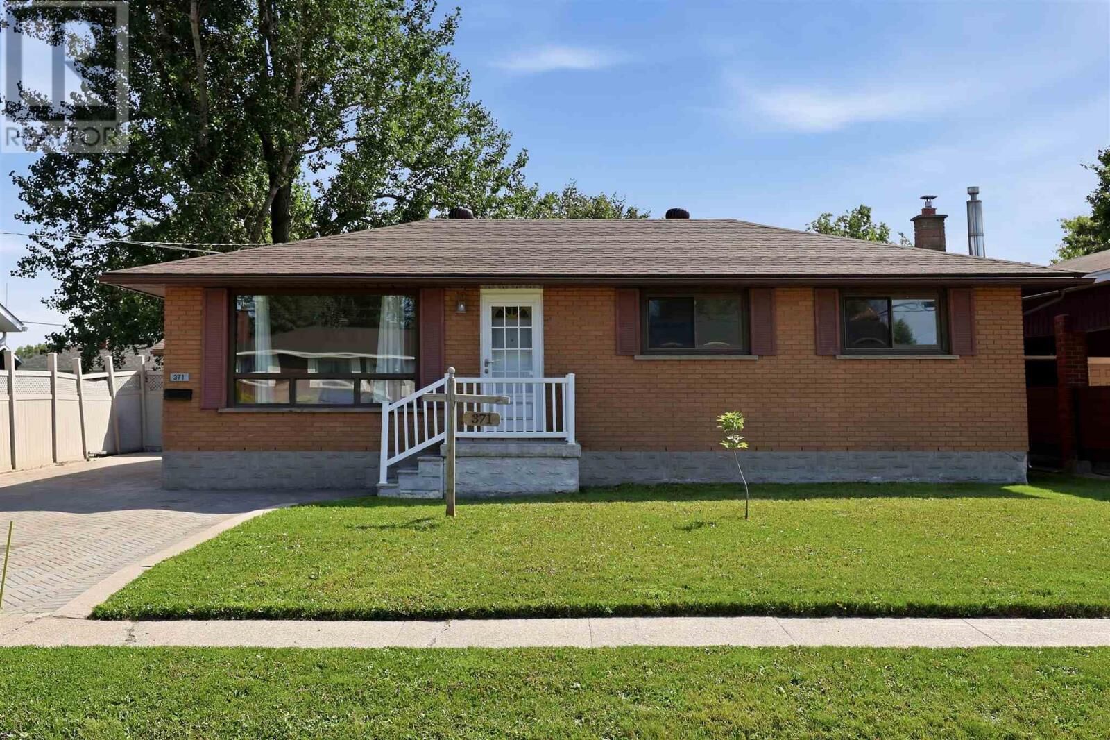 Property Photo:  371 Doncaster Rd  ON P6C 2V1 