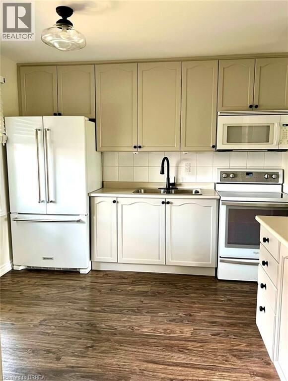 Property Photo:  62 Tivoli Drive 50  ON L9C 2E4 