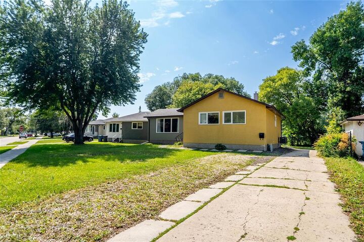 Property Photo: 411 Hudson Street MB R3T 0R1
