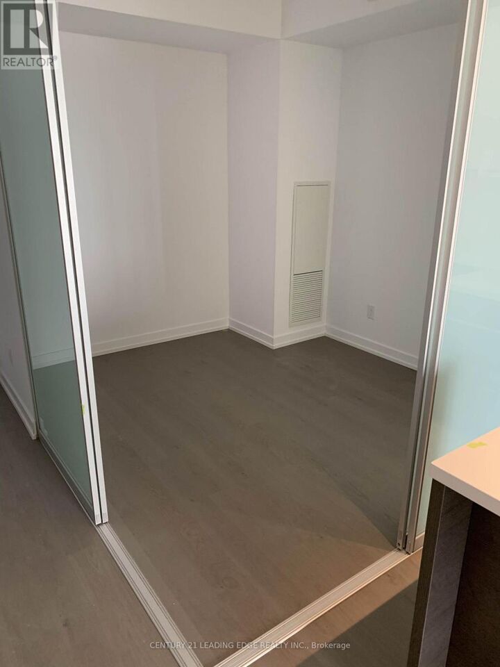 Property Photo: 488 University Avenue 3301 ON M5G 0C1