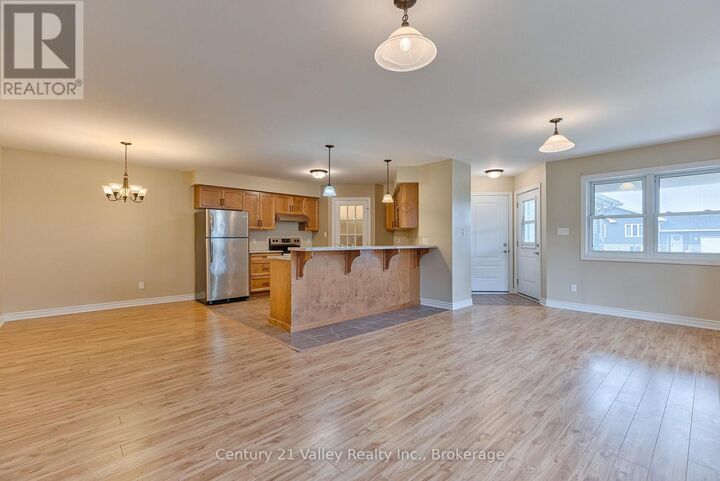 Property Photo: 528B Wellington Street ON K0J 1T0