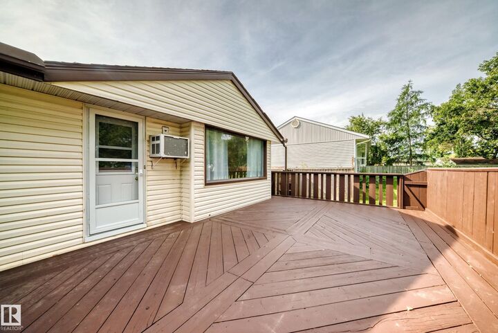 Property Photo:  50 Rocque  AB T8L 2N5 