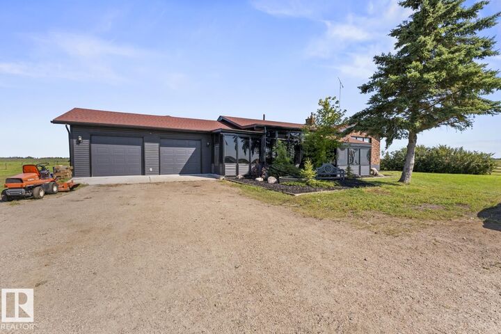 Property Photo: 45018 Hwy 659 AB T9N 2H6
