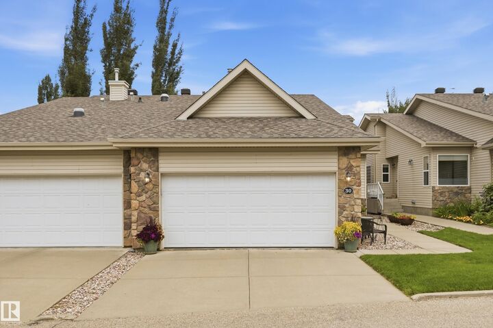Property Photo: 2031 Brennan Crescent NW 30 AB T5T 0W3