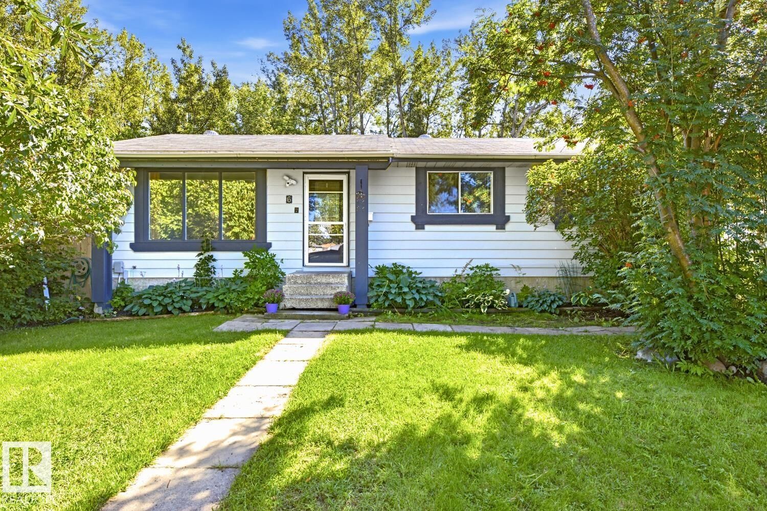 Property Photo:  6 Lundy Park Road  AB T7Z 1G6 