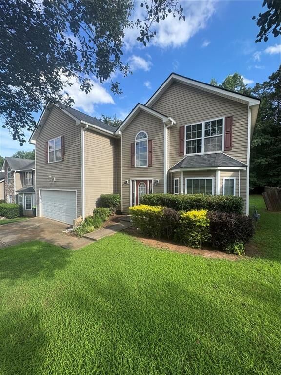 Property Photo: 1043 Summer Cypress Drive GA 30180