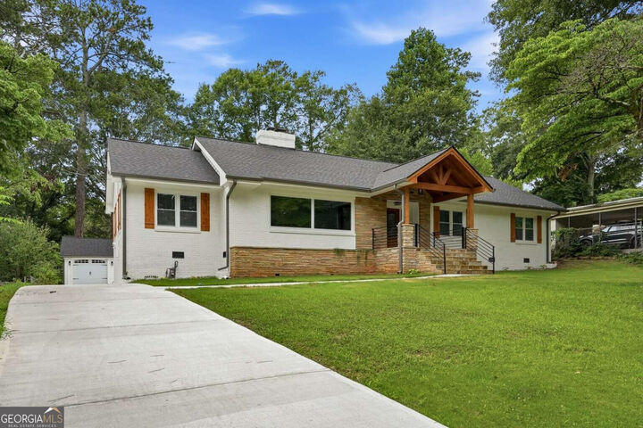 Property Photo: 2304 Rugby Lane GA 30337