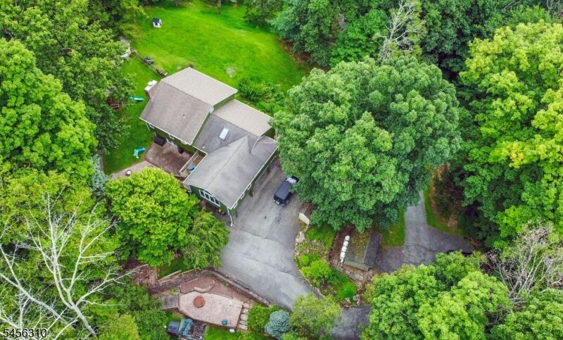 Property Photo:  10 Up A Way Dr  NJ 07461 