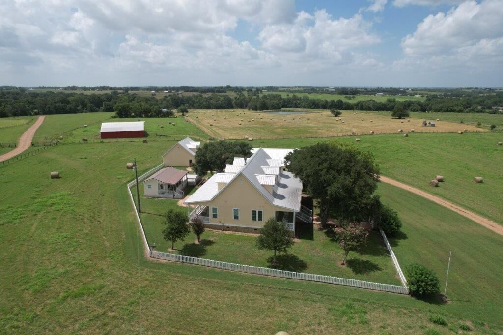 Property Photo:  601 All Jersey Road  TX 77833 