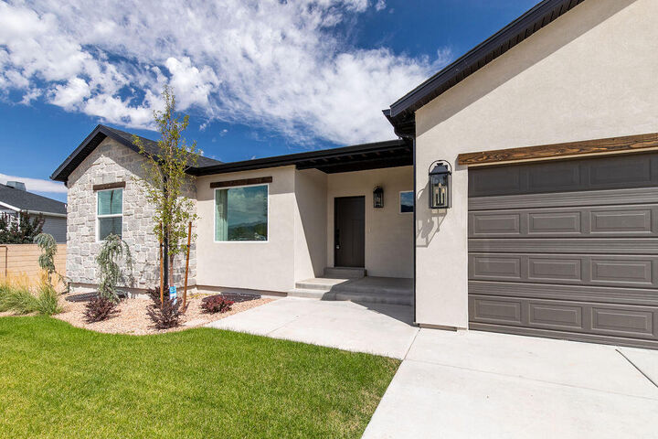 Property Photo:  678 W 325 N  UT 84761 