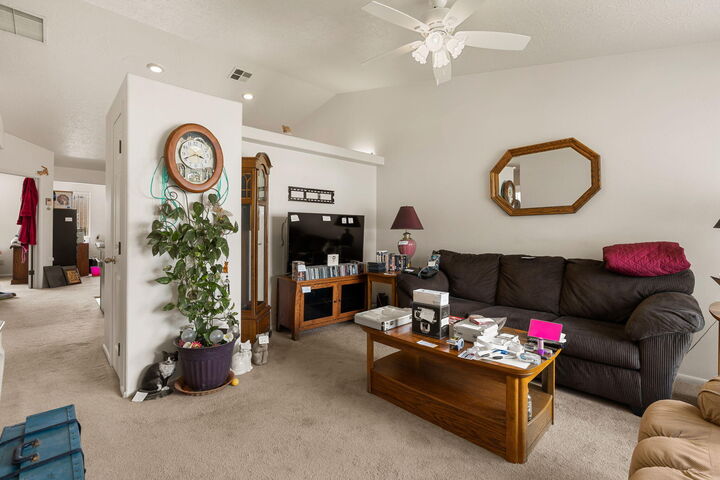 Property Photo:  370 E 2150 N  UT 84721 