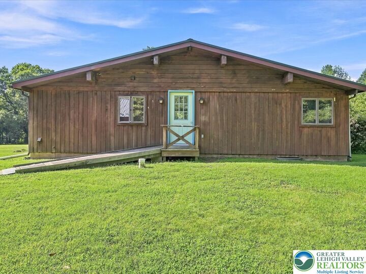 Property Photo:  7625 Gypsy Moth Drive  PA 18066 