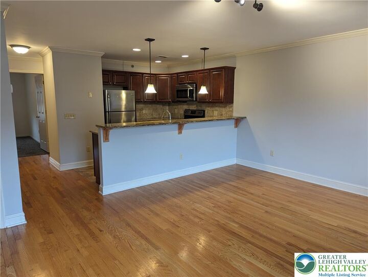 Property Photo: 128 W 4th Street 2R PA 18015
