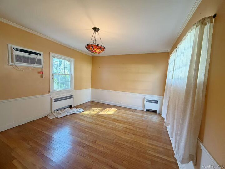 Property Photo:  68 Woodbine Road  NY 11577 