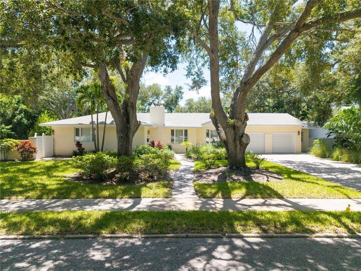 Property Photo:  1722 North Drive  FL 34239 