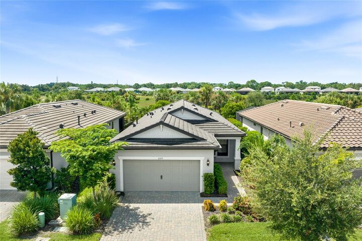 Property Photo:  6323 Crested Eagle Lane  FL 34275 