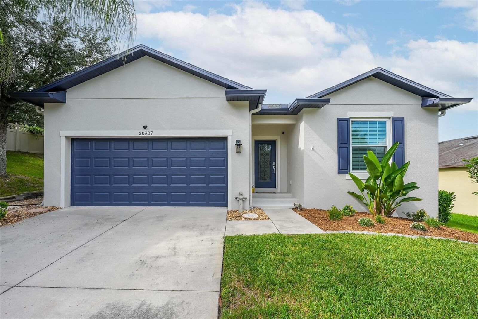 Property Photo: 20907 Sullivan Ranch Boulevard FL 32757