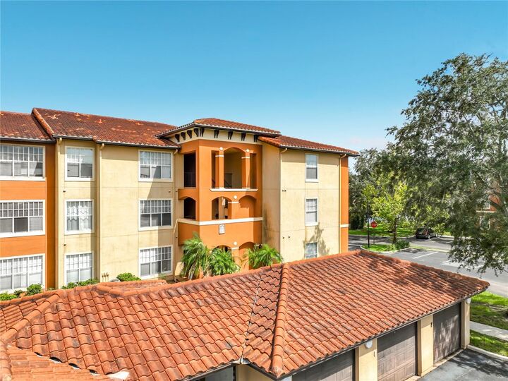 Property Photo:  5578 Metrowest Boulevard 1-310  FL 32811 
